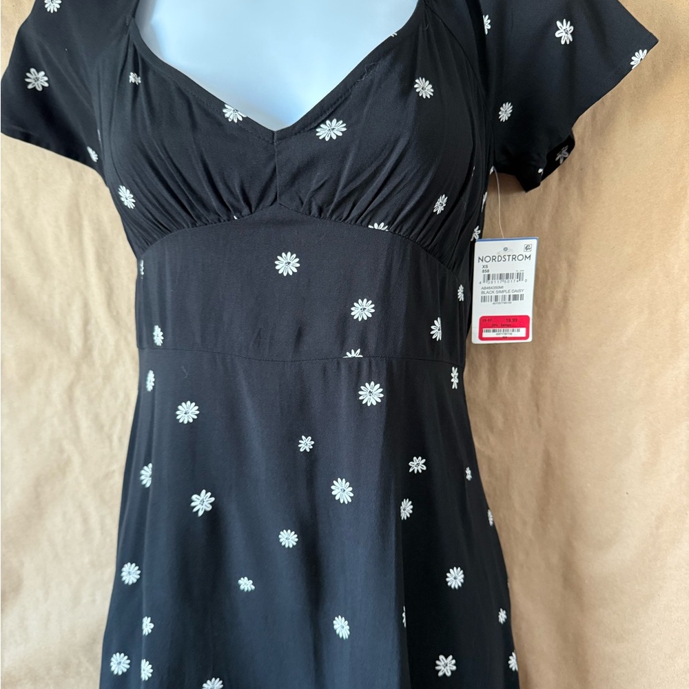 Abound XS black and white daisy flower print mini summer dress - Picture 2 of 3